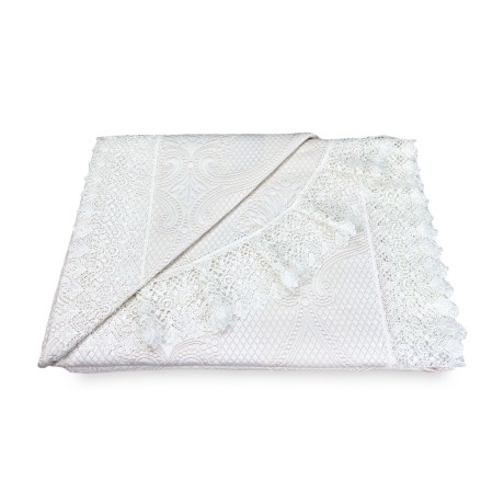 Colcha y fundas de almohada con encaje de macramé