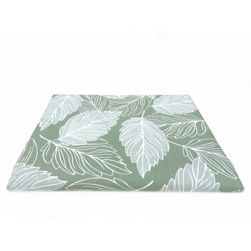 Toalla de hoja verde doblada y empaquetada