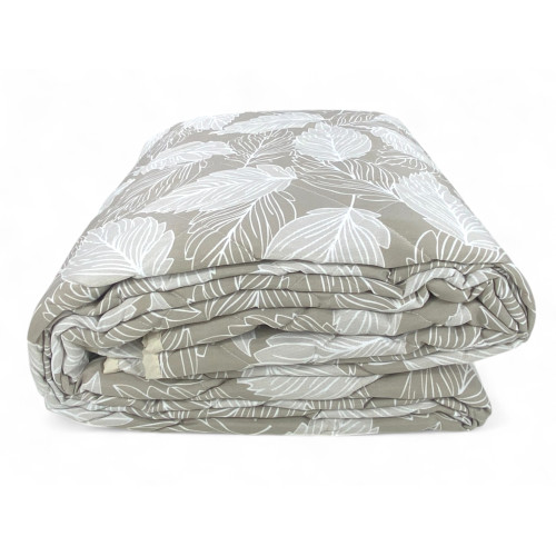 Beige Leaf Tagesdecke - Natürliches Design mit weißem Blattmuster auf beigem Hintergrund