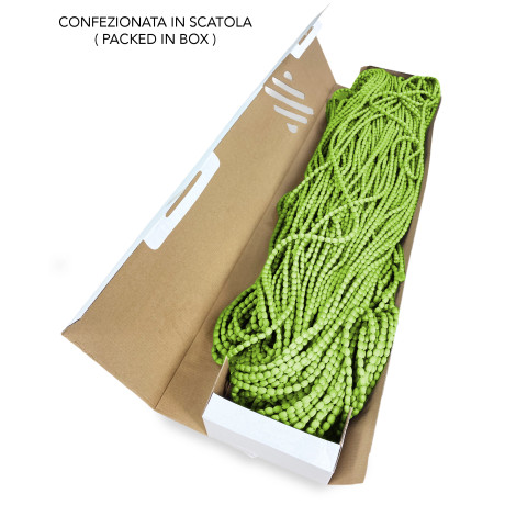 Cortina Mariel con abalorios verdes reunidos en el centro, elegante y decorativo