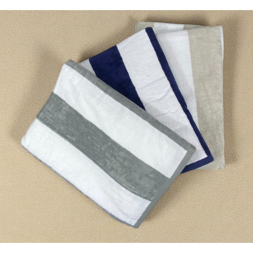 Asciugamano mare jacquard rigato grigio piegato, bordo rifinito