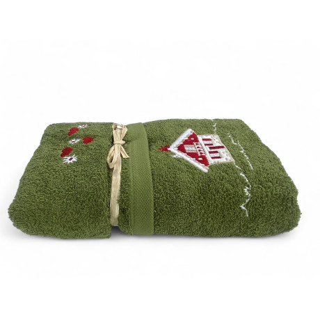 Set bagno in spugna verde con decorazione tirolese chalet e fiocco